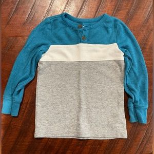 Lot of 12 3T boys shirts gently worn smoke free home